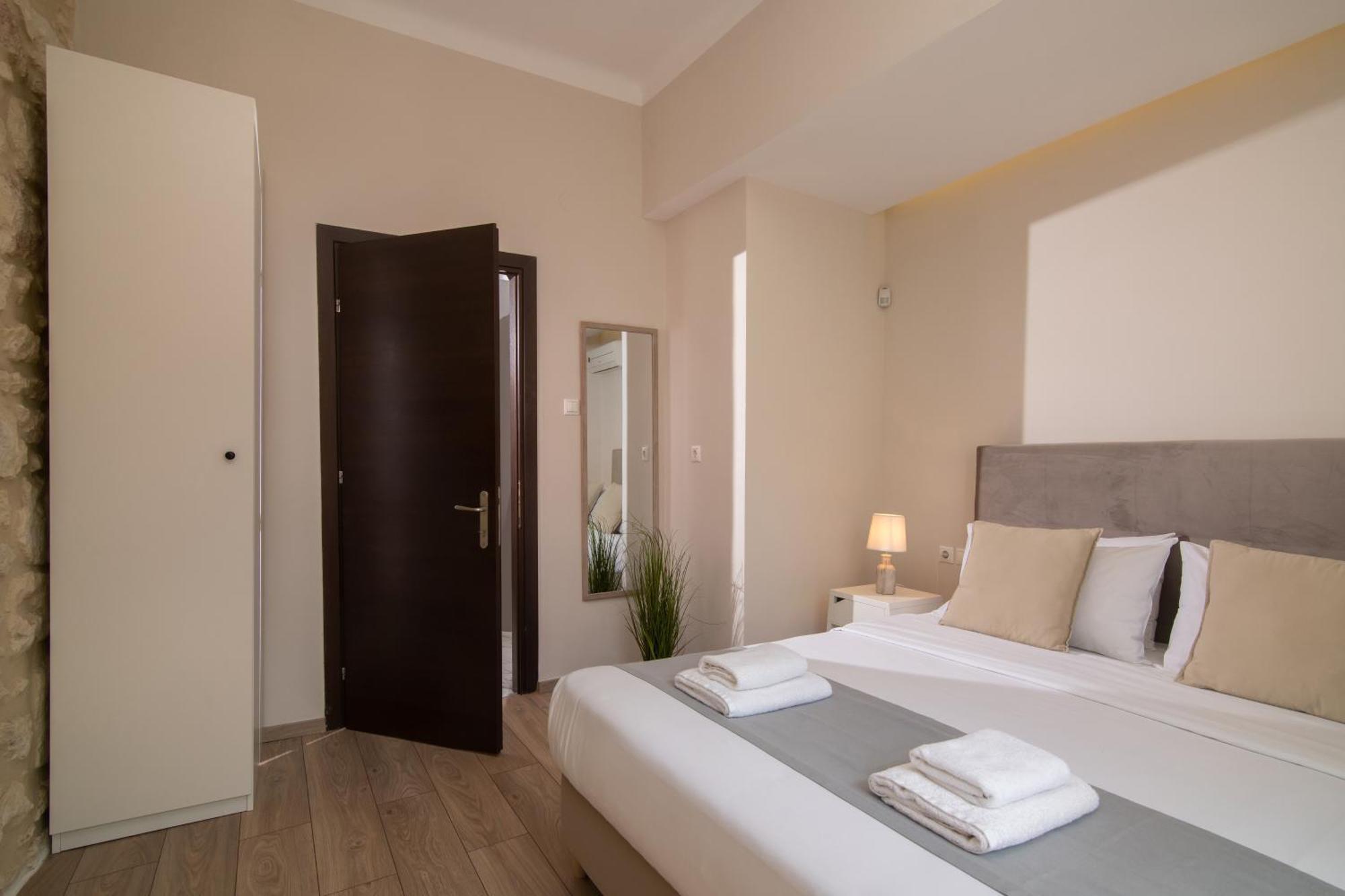 The Central Boutique Apartments Heraklion Exteriör bild