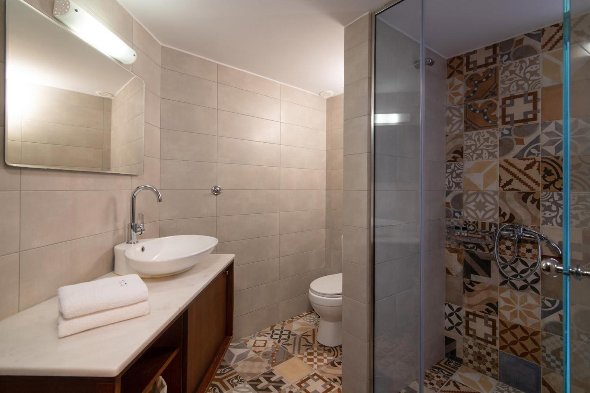 The Central Boutique Apartments Heraklion Exteriör bild